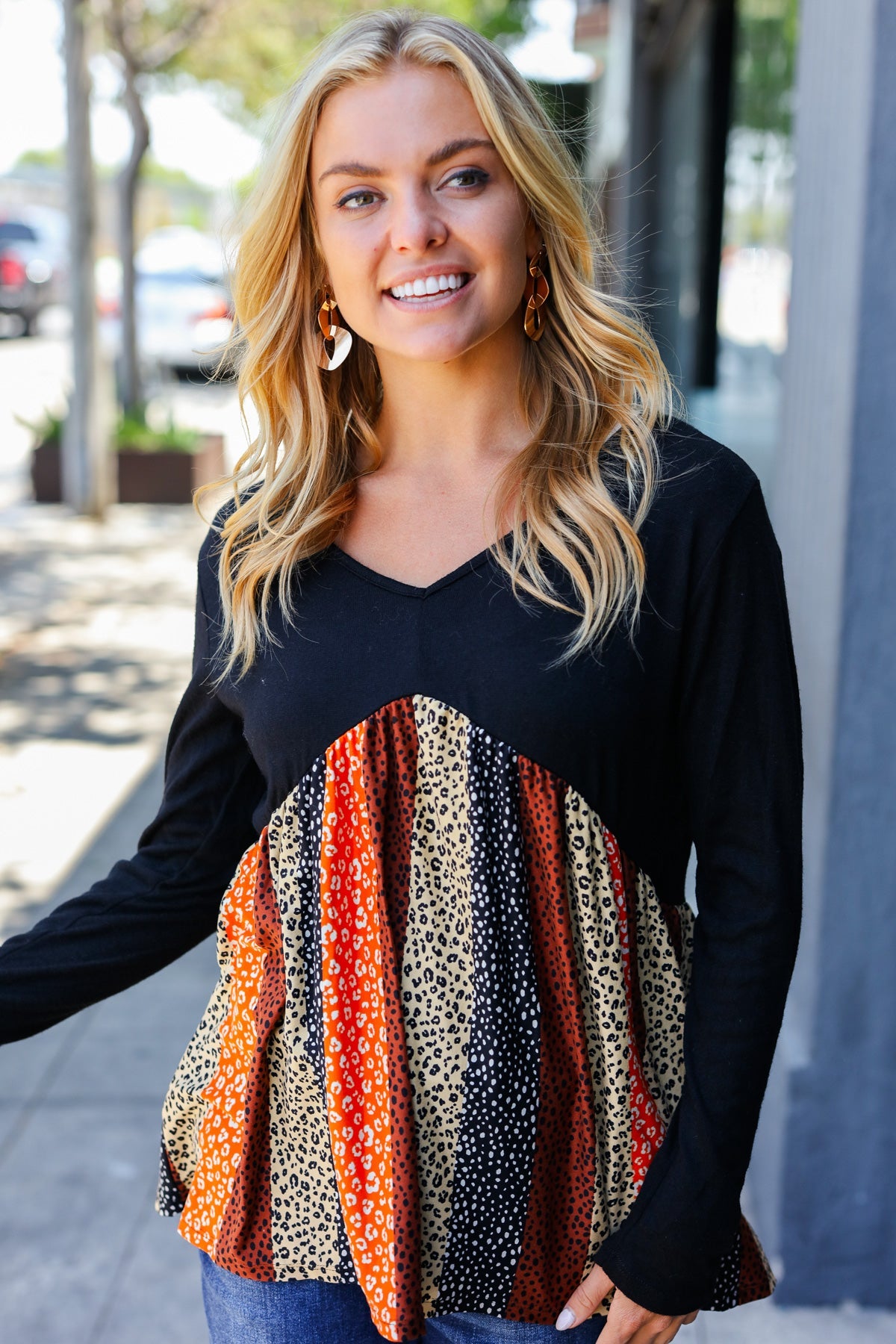 Black & Rust Hacci Leopard Stripe V Neck Top